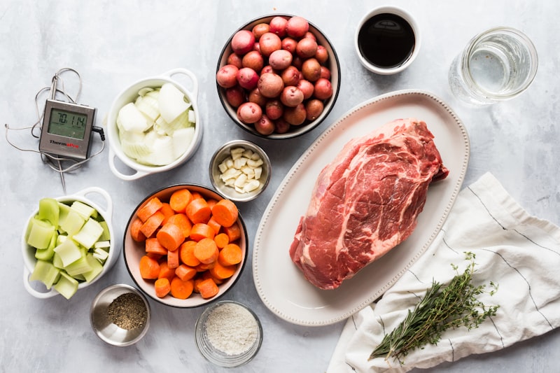 Fresh herbs and produce, photo by ThermoPro on Unsplash